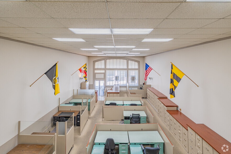 More Photos Of 23 South St, Baltimore Office For Sale