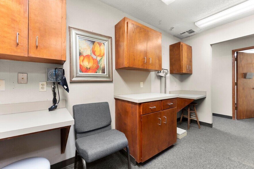 More Photos Of 4150 Nelson Rd, Lake Charles Healthcare For Lease
