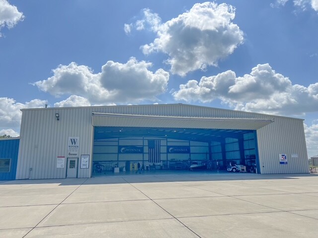 Primary Photo Of 1555 Youngstown Kingsville Rd NE, Vienna Airplane Hangar For Lease