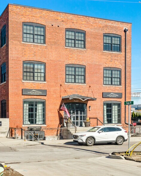More Photos Of 740 E North St, Indianapolis Apartments For Sale