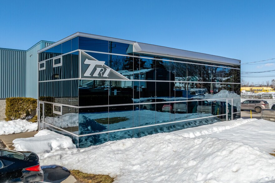 Primary Photo Of 131 Rue De La Station, Laval Manufacturing For Lease