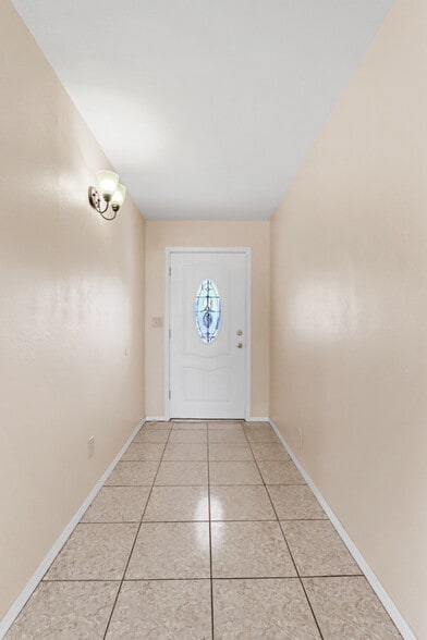 More Photos Of 5200 Doniphan Dr, El Paso Bar For Sale