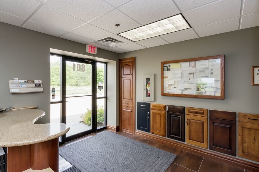 More Photos Of 801 62nd St, Marion Showroom For Sale