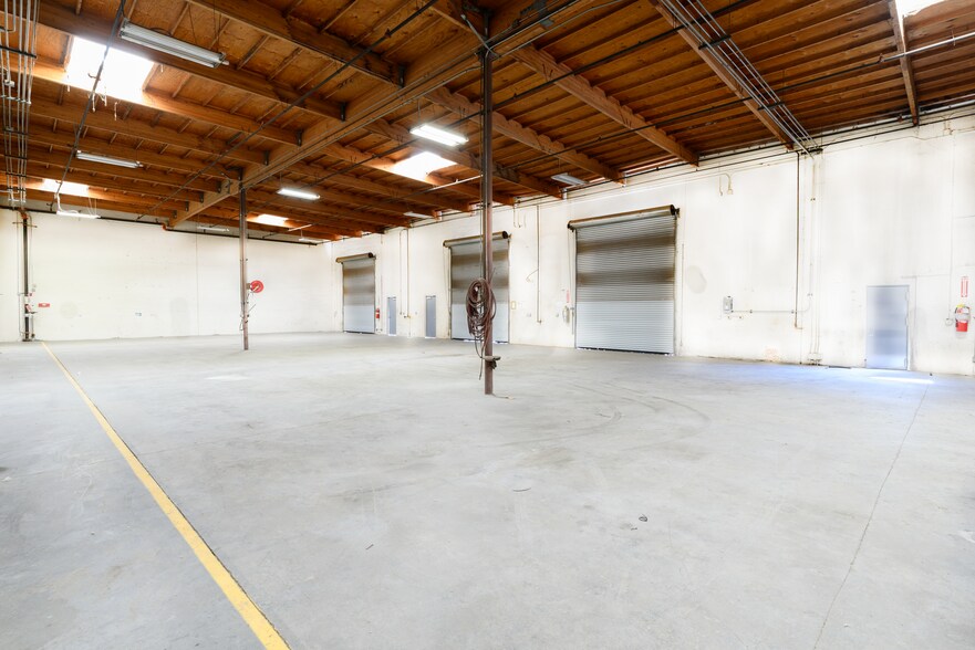 More Photos Of 1780 E Lemonwood Dr, Santa Paula Manufacturing For Lease