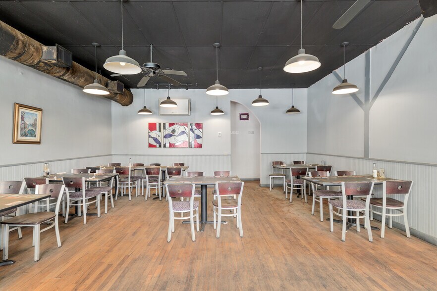 More Photos Of 14960 Main St, Alachua Restaurant For Lease