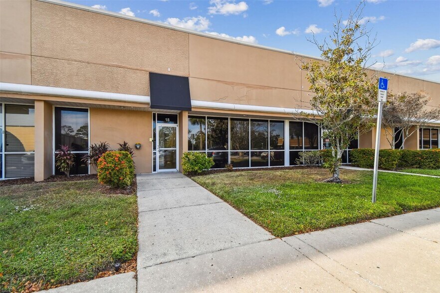 More Photos Of 5404 Hoover Blvd, Tampa Medical For Sale