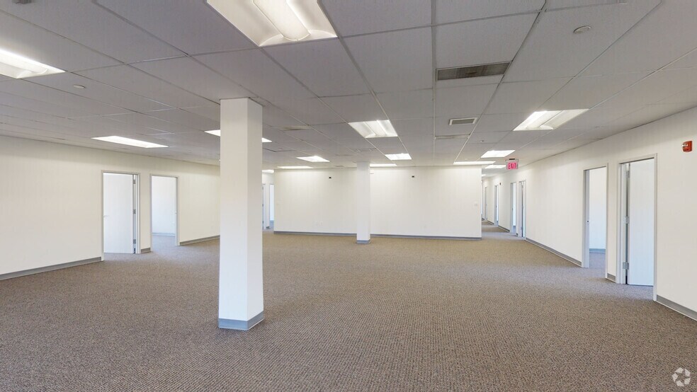 More Photos Of 7927 Jones Branch Dr, McLean Unknown For Lease
