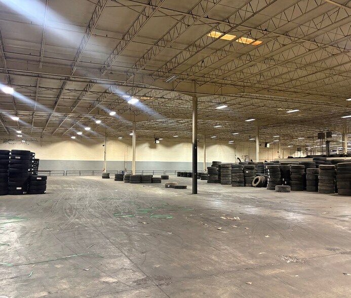 More Photos Of 200 E Meadowview Rd, Greensboro Manufacturing For Lease