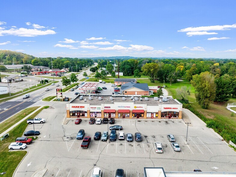 More Photos Of 1217 Marion Rd SE, Rochester Storefront For Sale