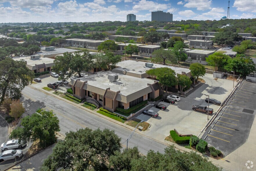 More Photos Of 4203-4211 Gardendale St, San Antonio Office For Lease