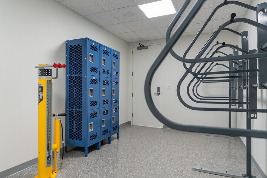 More Photos Of 7910 Woodmont Ave, Bethesda Office Residential For Lease