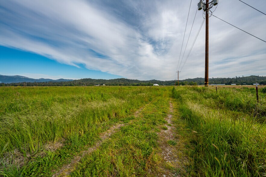 More Photos Of 6531 Lower River Rd, Grants Pass Specialty For Sale