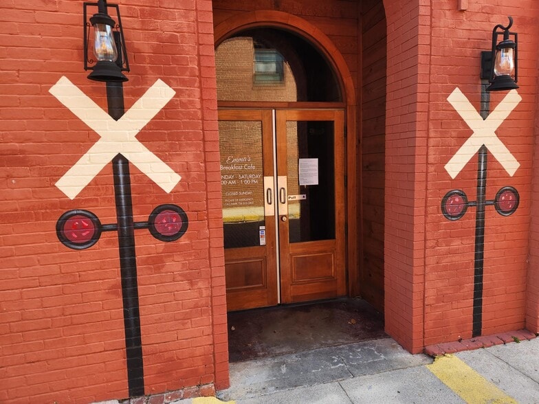 More Photos Of 122 Main St, Thomson General Retail For Sale