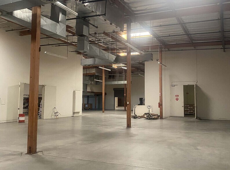 More Photos Of 45605 Citrus Ave, Indio Warehouse For Sale