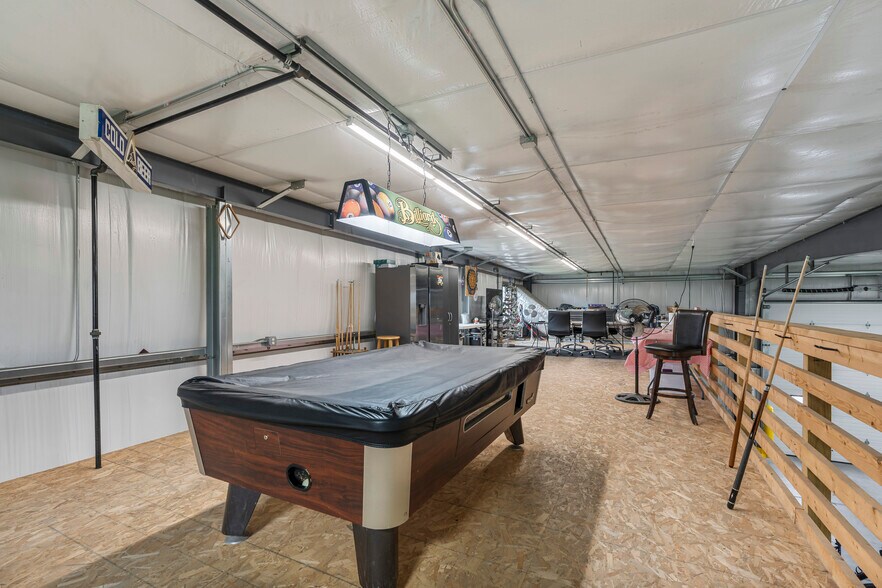 More Photos Of 3160 Fernau ct, Oshkosh Warehouse For Sale