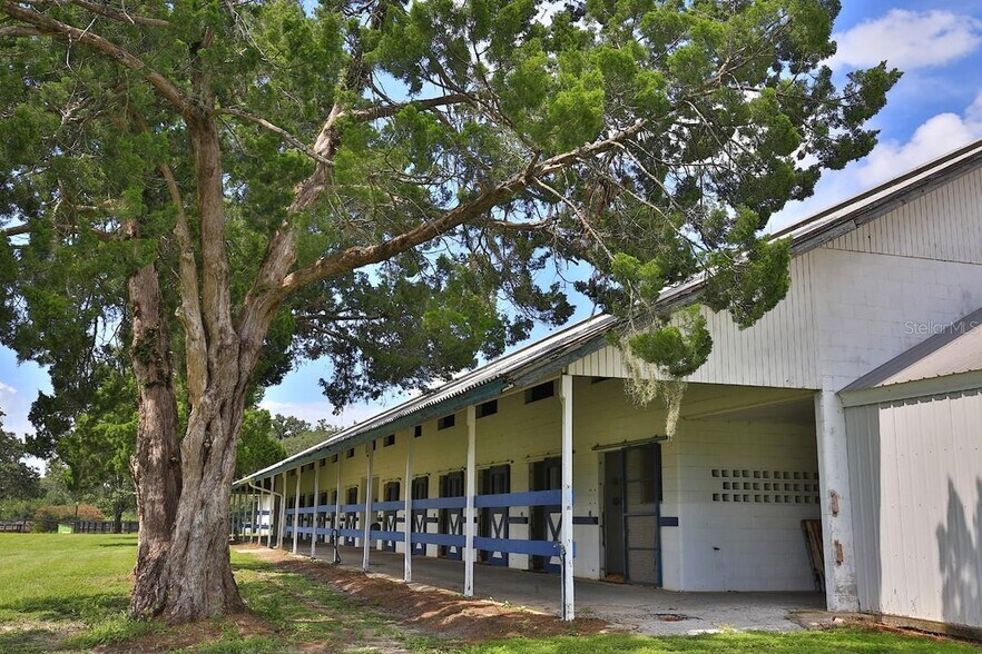 More Photos Of 12219 SW 26th St, Ocala Horse Stables For Sale