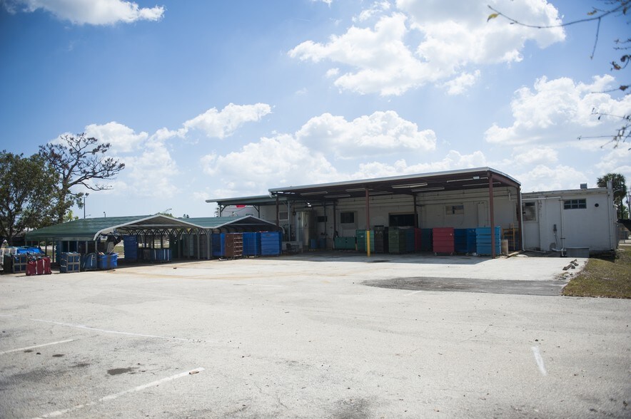 More Photos Of 2610 Orange Ave, Fort Pierce Warehouse For Lease