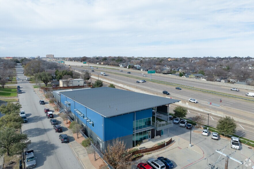 More Photos Of 4801 West Fwy, Fort Worth Veterinarian Kennel For Sale