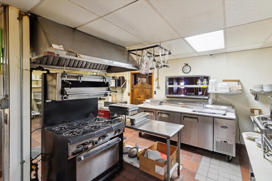 More Photos Of 28080 Waltz Rd, New Boston Restaurant For Sale