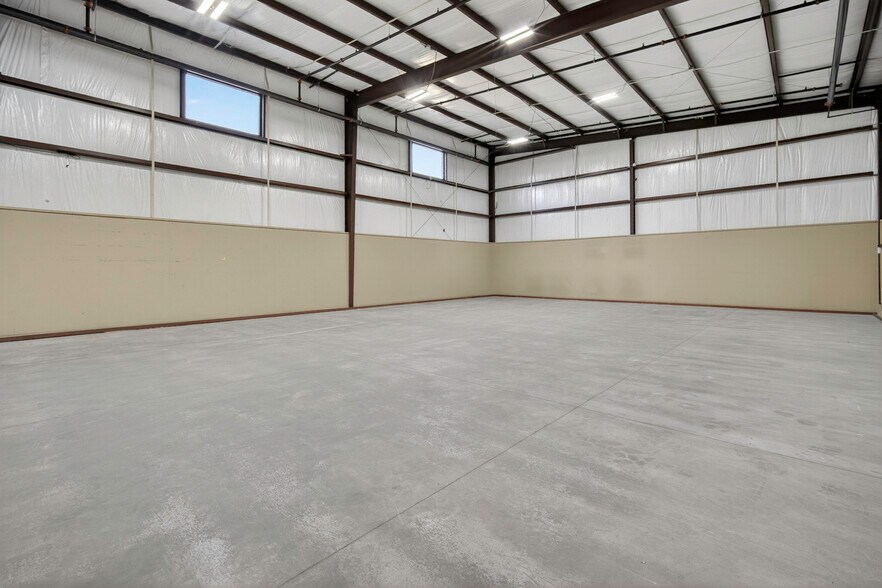More Photos Of 2451 Van Buren St, Norman Warehouse For Sale