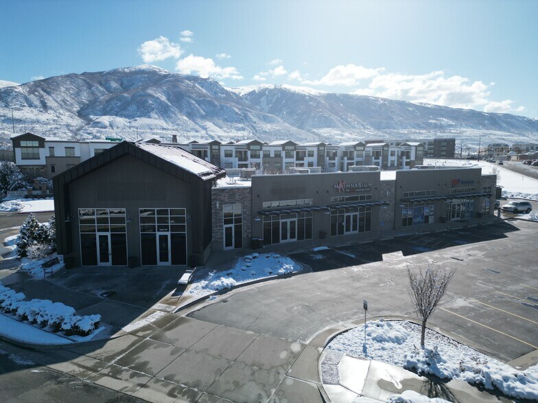 More Photos Of 1067 Grand Ave, Farmington Storefront Retail Office For Sale