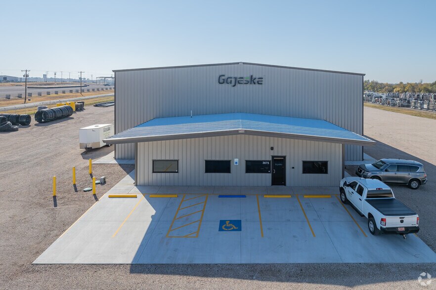 More Photos Of 3675 Allan Industrial Dr, El Reno Warehouse For Lease