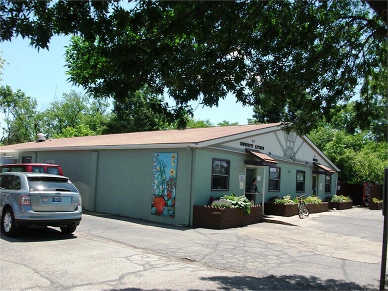 More Photos Of 919 S Rogers St, Bloomington Office For Sale
