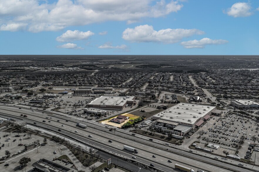 More Photos Of 801 E Interstate 30, Rockwall Freestanding For Sale