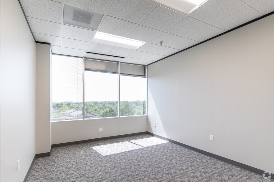 More Photos Of 1001 S Dairy Ashford Rd, Houston Office For Lease