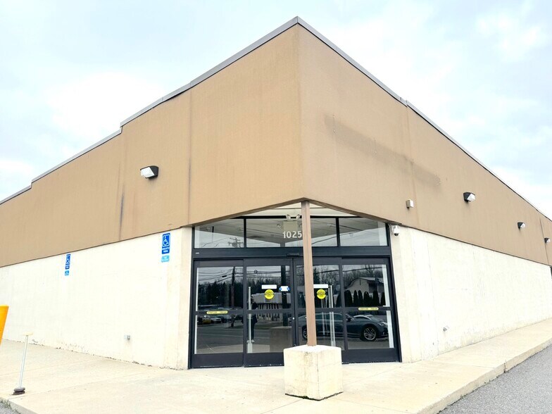 More Photos Of 1025 N Pearl St, Bridgeton Storefront For Lease