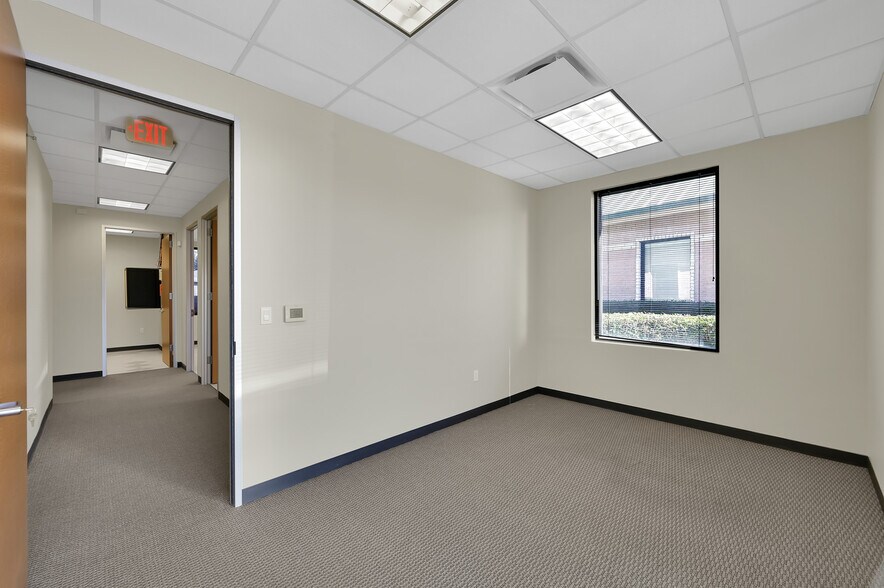 More Photos Of 1125 Cypress Station Dr, Houston Medical For Sale