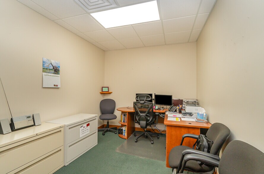 More Photos Of 6006 Westside Saginaw Rd, Bay City Office For Sale