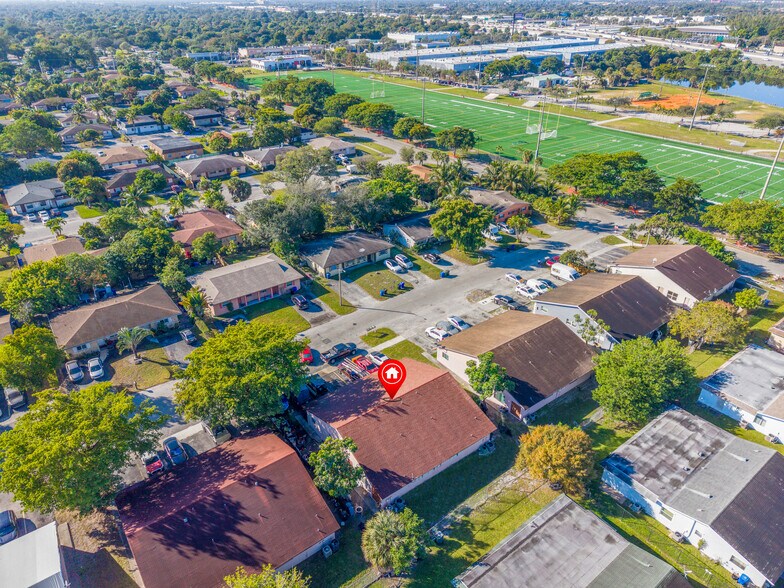 More Photos Of 1471 NW 22nd St, Fort Lauderdale Multifamily For Sale