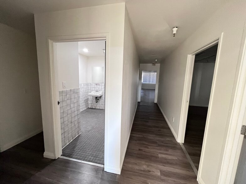 More Photos Of 14095 Laurelwood Pl, Chino Warehouse For Lease