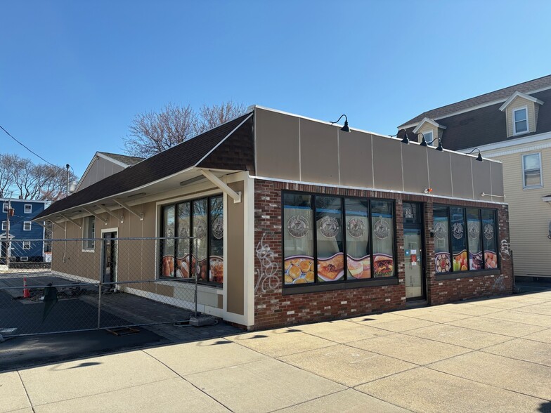 More Photos Of 100-102 Boston St, Salem Restaurant For Lease