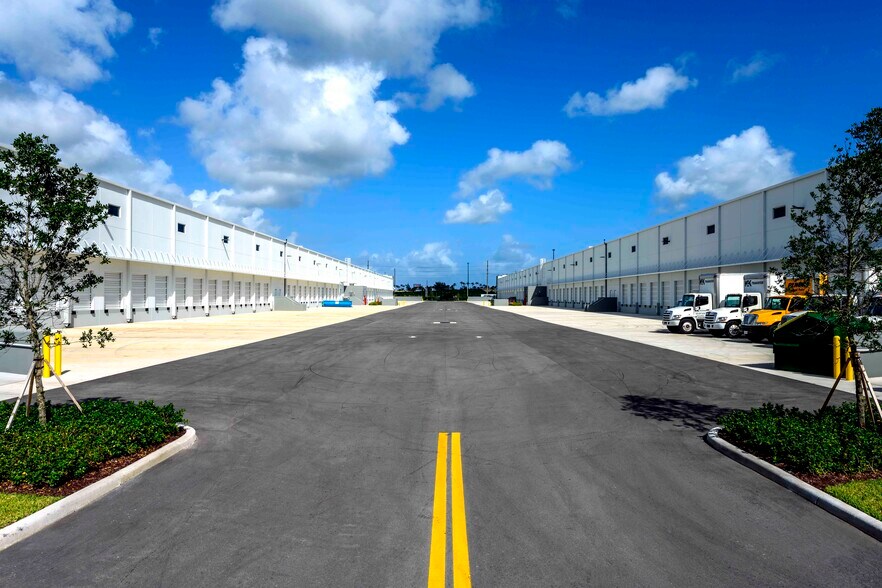 More Photos Of 2700 Bridge Way, Davie Unknown For Lease