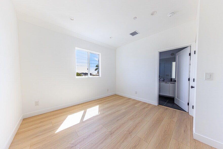 More Photos Of 1954-1958 Purdue Ave, Los Angeles Apartments For Sale