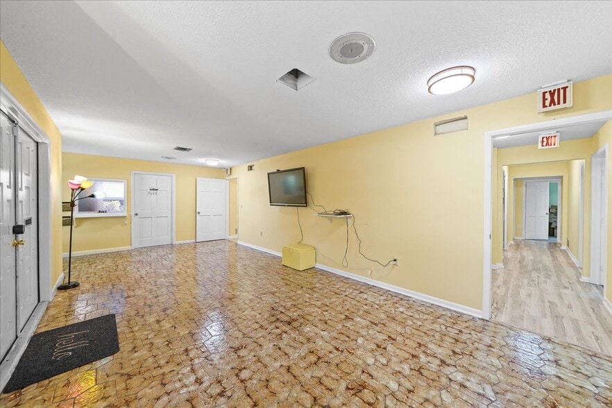 More Photos Of 111 Scott St, Melbourne Office For Sale