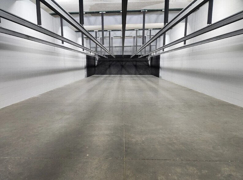 More Photos Of 4811 W Michaels Dr, Appleton General Retail For Sale