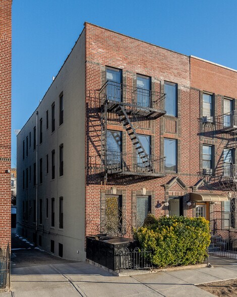 More Photos Of 3521 Crescent St, Astoria Apartments For Sale