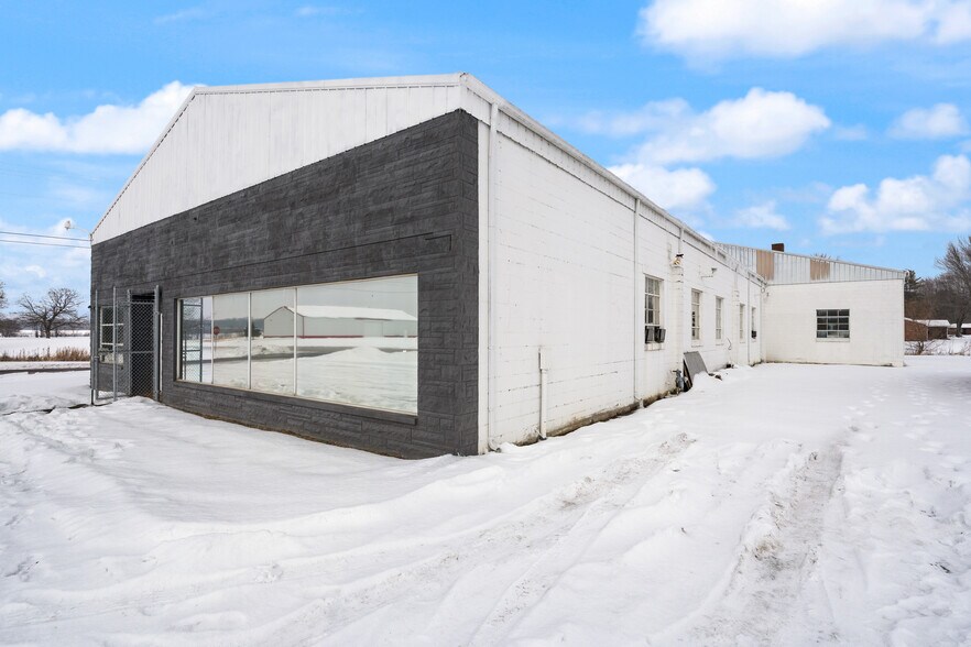 More Photos Of 677 S Cardinal Ln, Scottsburg Industrial For Sale