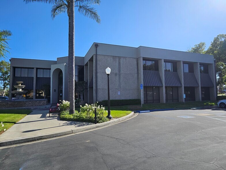 More Photos Of 1717-1745 W Orangewood Ave, Orange Office For Sale