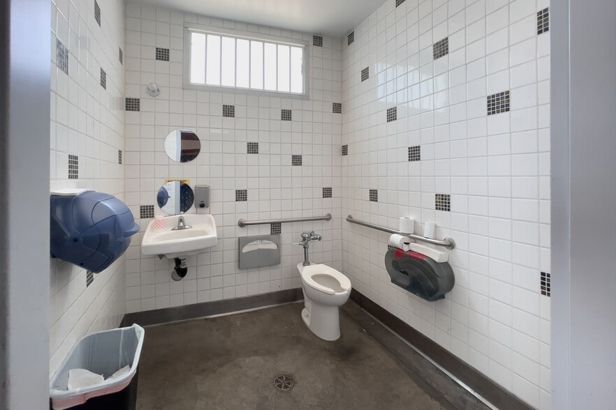 More Photos Of 16101 S Avalon Blvd, Gardena Carwash For Lease