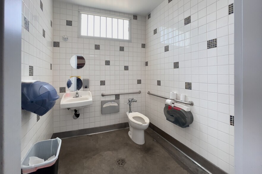 More Photos Of 16101 S Avalon Blvd, Gardena Carwash For Sale