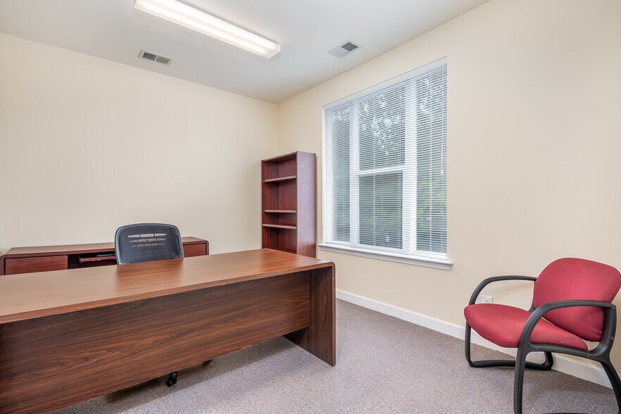 More Photos Of 8210 Village Harbor Dr, Cornelius Loft Creative Space For Sale