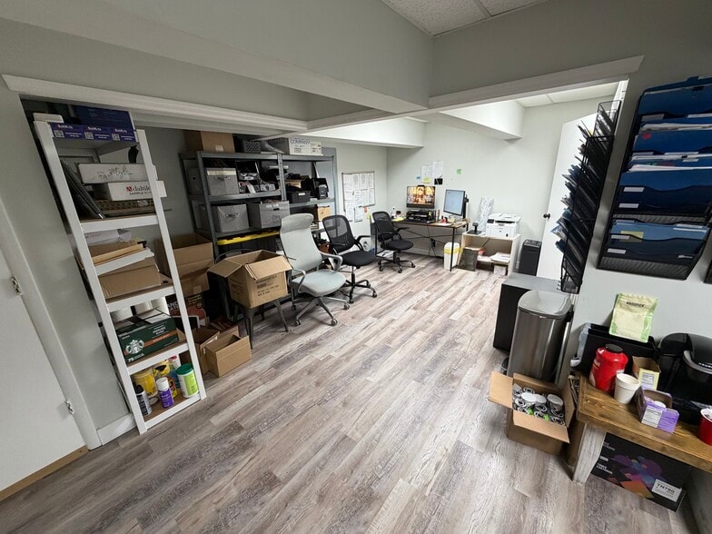 More Photos Of 603 Commerce Way E, Jupiter Warehouse For Lease