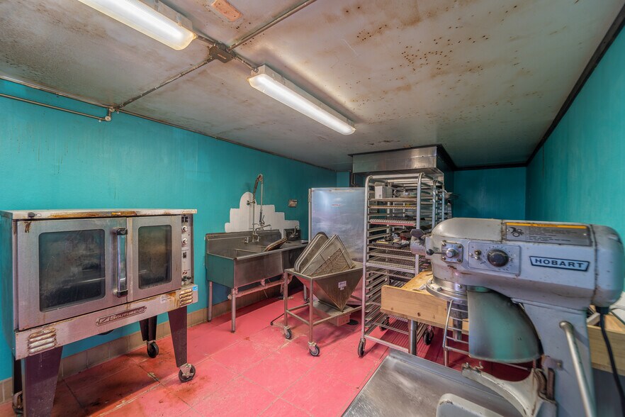 More Photos Of 1412 N Magnolia Ave, Ocala Restaurant For Sale