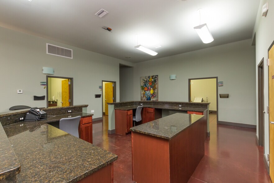 More Photos Of 100 S Greentree Ln, Foley Medical For Sale