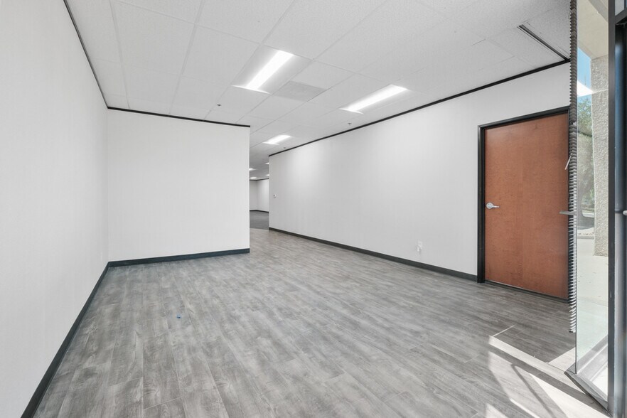 More Photos Of 2020 Rutland Dr, Austin Unknown For Lease