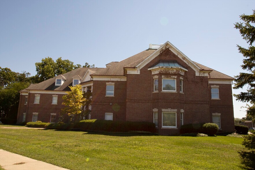More Photos Of 26862 Woodward Ave, Royal Oak Office For Lease